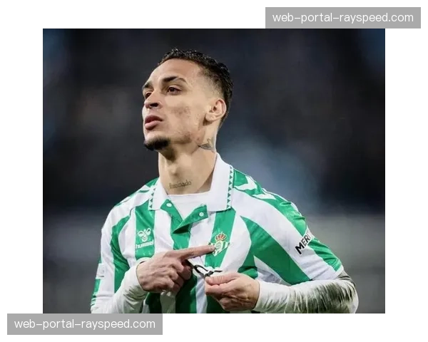 法律事件:巴西球星安东尼的家暴案开庭,曼联关注案件进展 法律事件:巴西球星安东尼的家暴案开庭,曼联关注案件进展