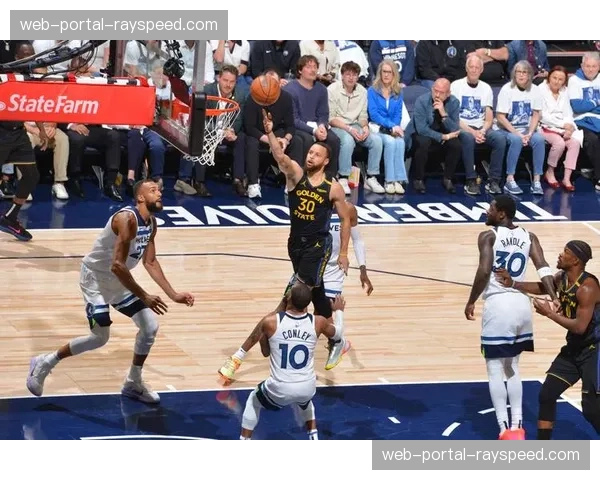 前NBA球员、现四川男篮外援考利斯坦因家事紧急返回美国,归期未定 前NBA球员、现四川男篮外援考利斯坦因家事紧急返回美国,归期未定