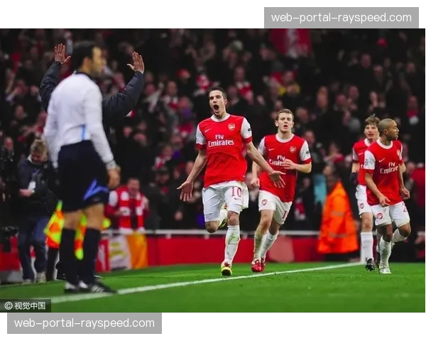 战术板：拜仁如何通过严谨的防守站位限制住阿森纳的边路进攻