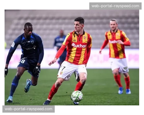 法甲争冠格局剧变:巴黎爆冷输球,朗斯迎来反超良机 法甲争冠格局剧变:巴黎爆冷输球,朗斯迎来反超良机